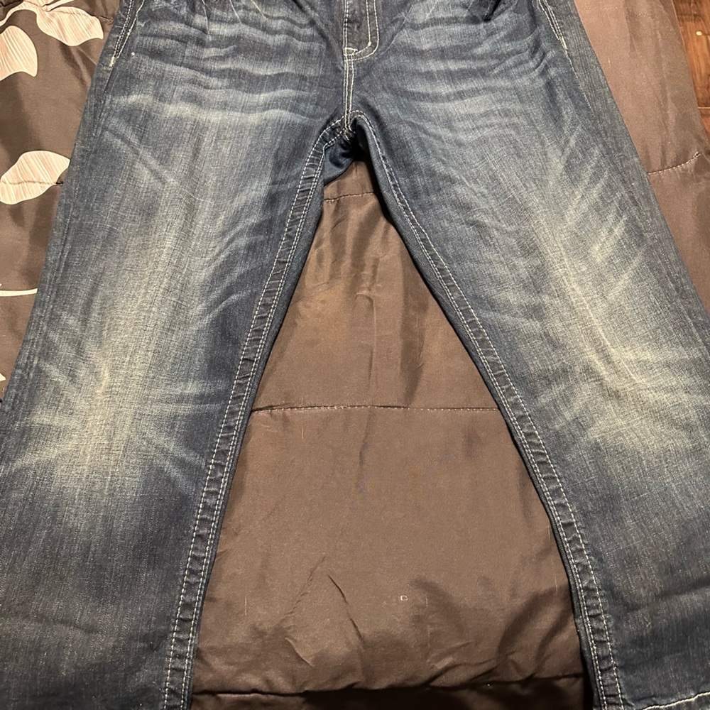 Woman’s cropped jeans
